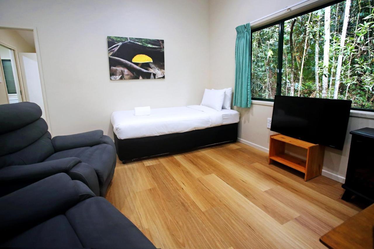 Chambers Wildlife Rainforest Lodges Lake Eacham Exterior photo