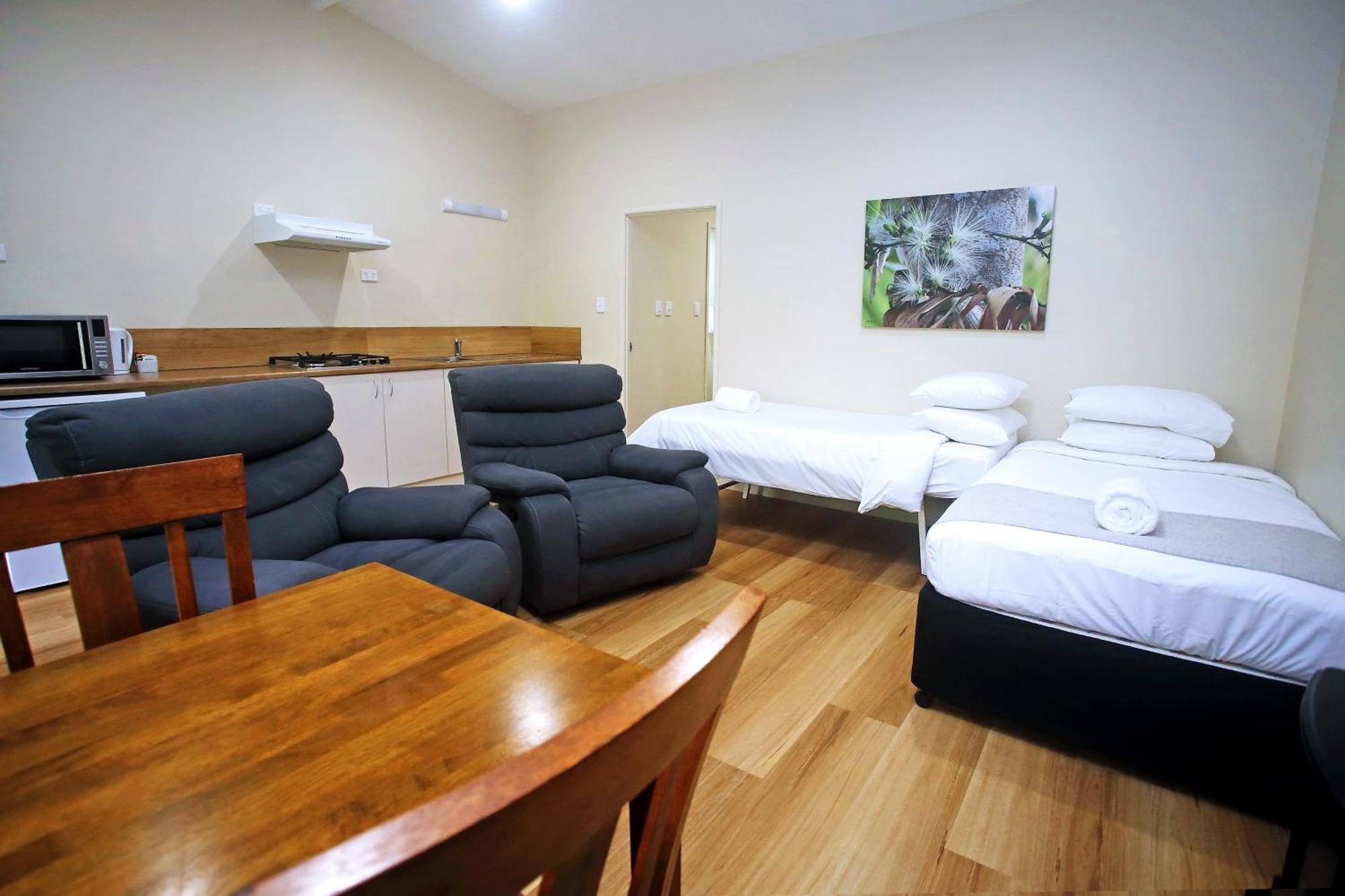 Chambers Wildlife Rainforest Lodges Lake Eacham Exterior photo